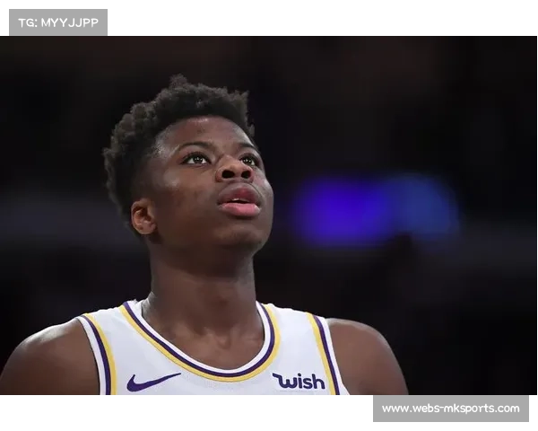 希腊男篮更衣室庆祝字母弟生日 全队齐唱民谣送祝福